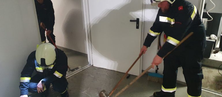 Auspumparbeiten in der Florianigasse