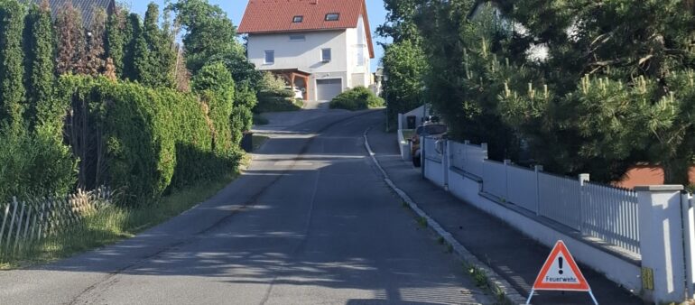 Ölspur in der Neusiedler Straße